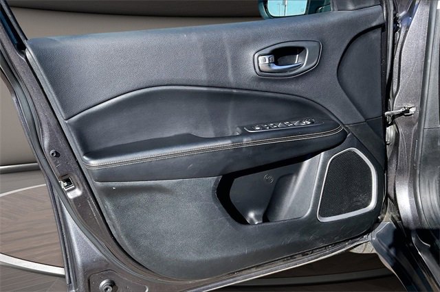 Used 2019 Jeep Compass Latitude image 21