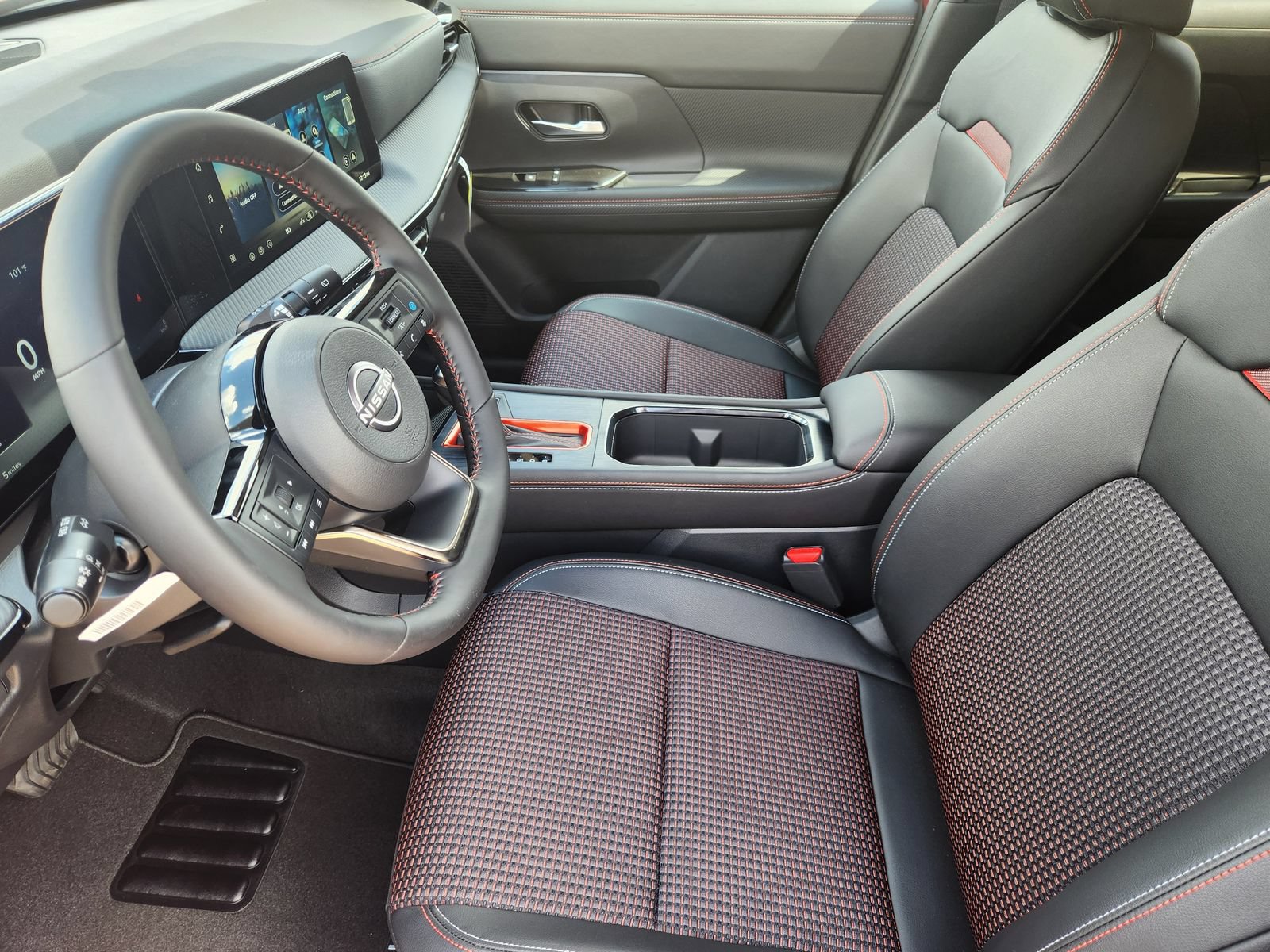 New 2027 Nissan Kicks SR AWD/4WD image 12