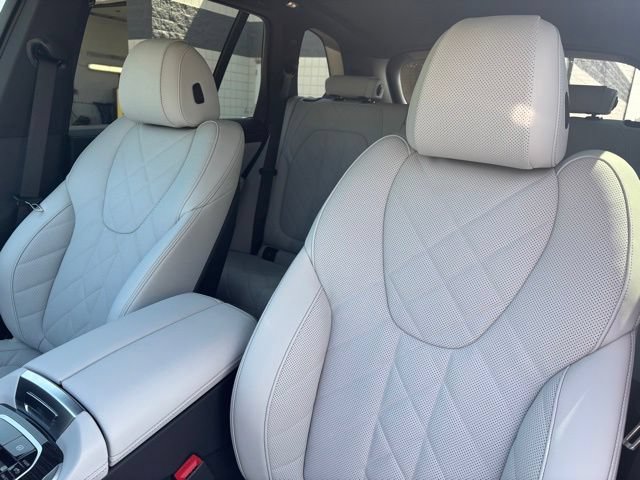 New 2026 BMW X5 xDrive40i w/ M Sport Package AWD/4WD image 17