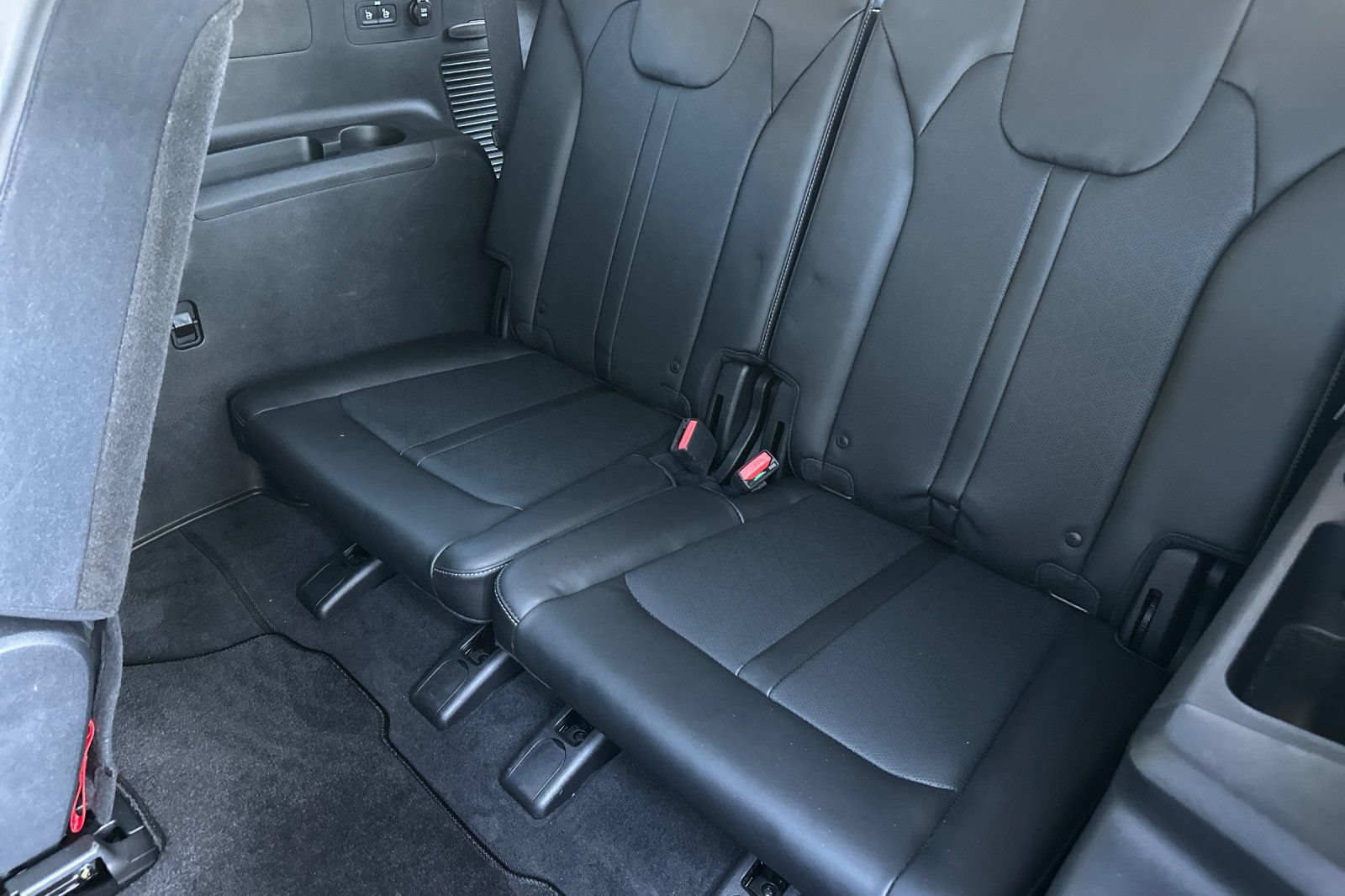 Used 2022 Kia Sorento S w/ Panoramic Sunroof Package FWD image 14