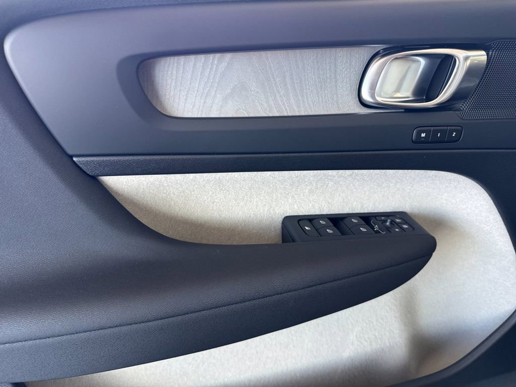 New 2026 Volvo XC40 B5 Plus w/ Protection Package Premier image 10