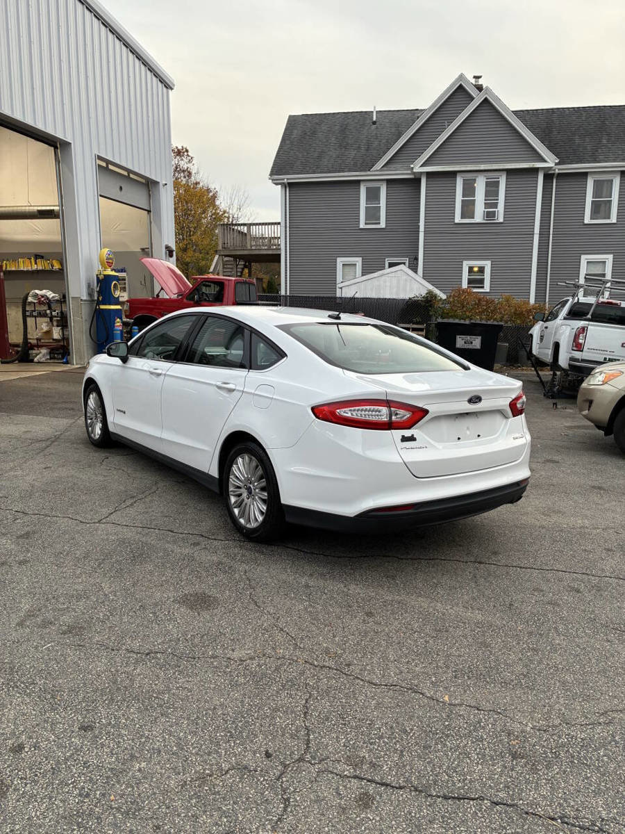 Used 2015 Ford Fusion S image 5