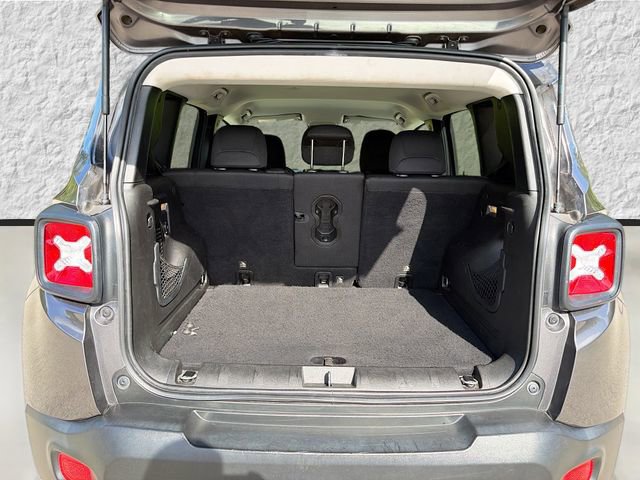 Used 2017 Jeep Renegade Latitude w/ Popular Equipment Group FWD image 12