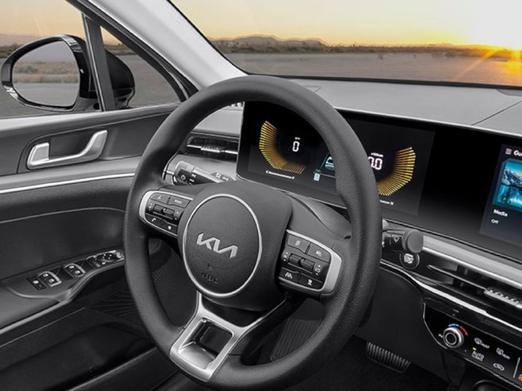 New 2026 Kia K5 LXS FWD image 8