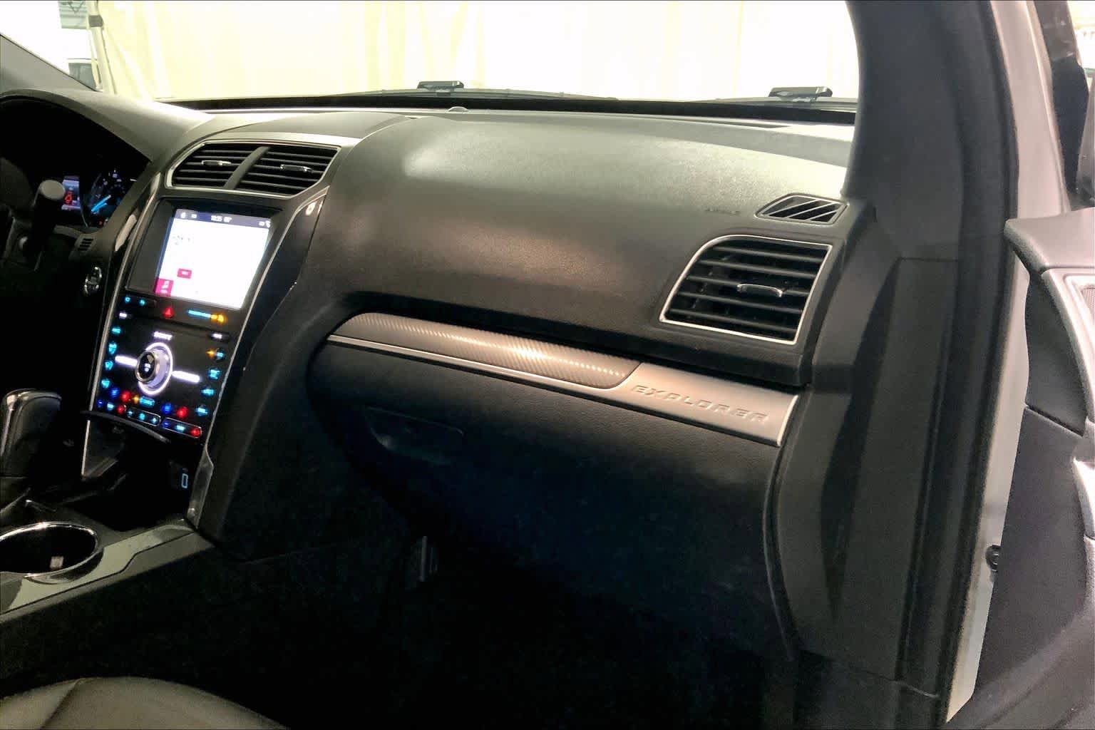 Used 2019 Ford Explorer Sport w/ Equipment Group 401A AWD/4WD image 18
