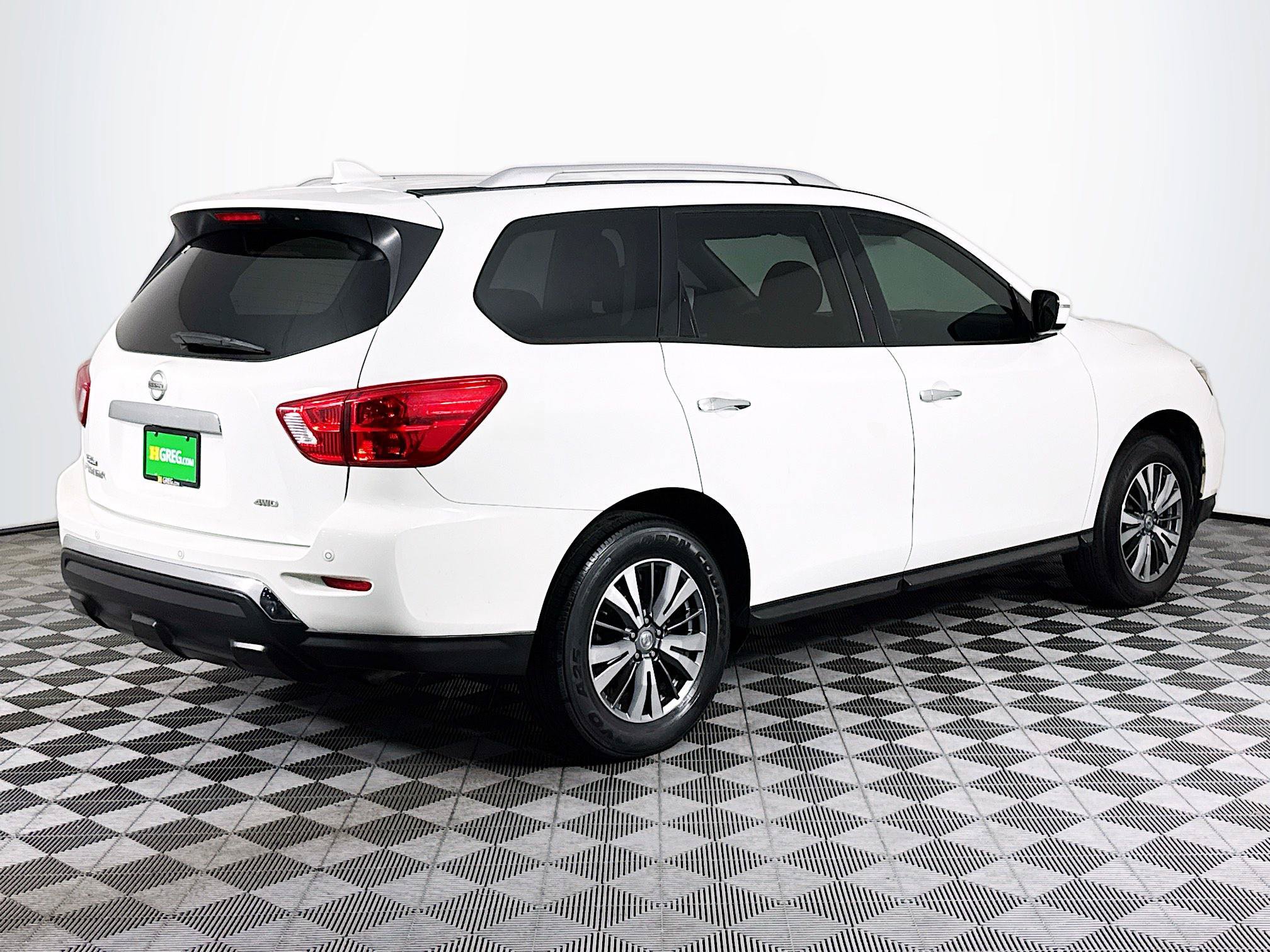 Used 2020 Nissan Pathfinder S AWD/4WD image 8
