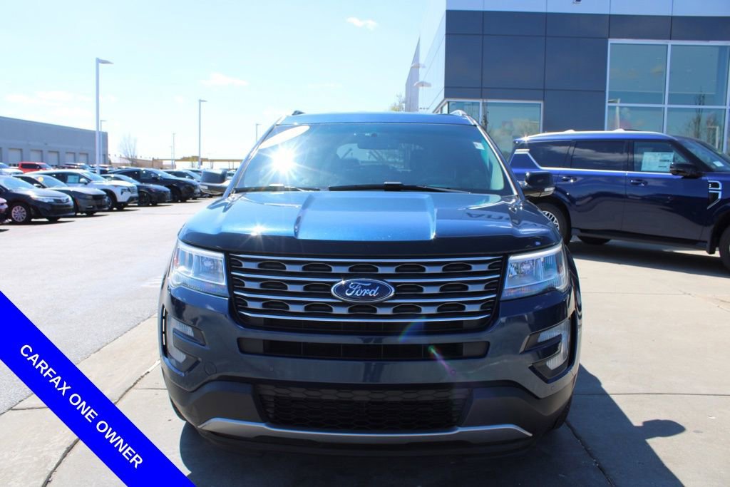 Used 2016 Ford Explorer XLT w/ Equipment Group 202A image 2