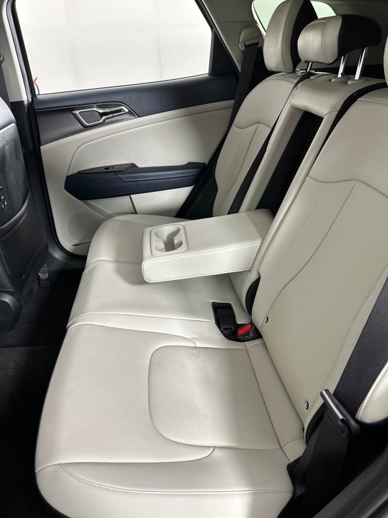 Used 2023 Kia Sportage EX image 17