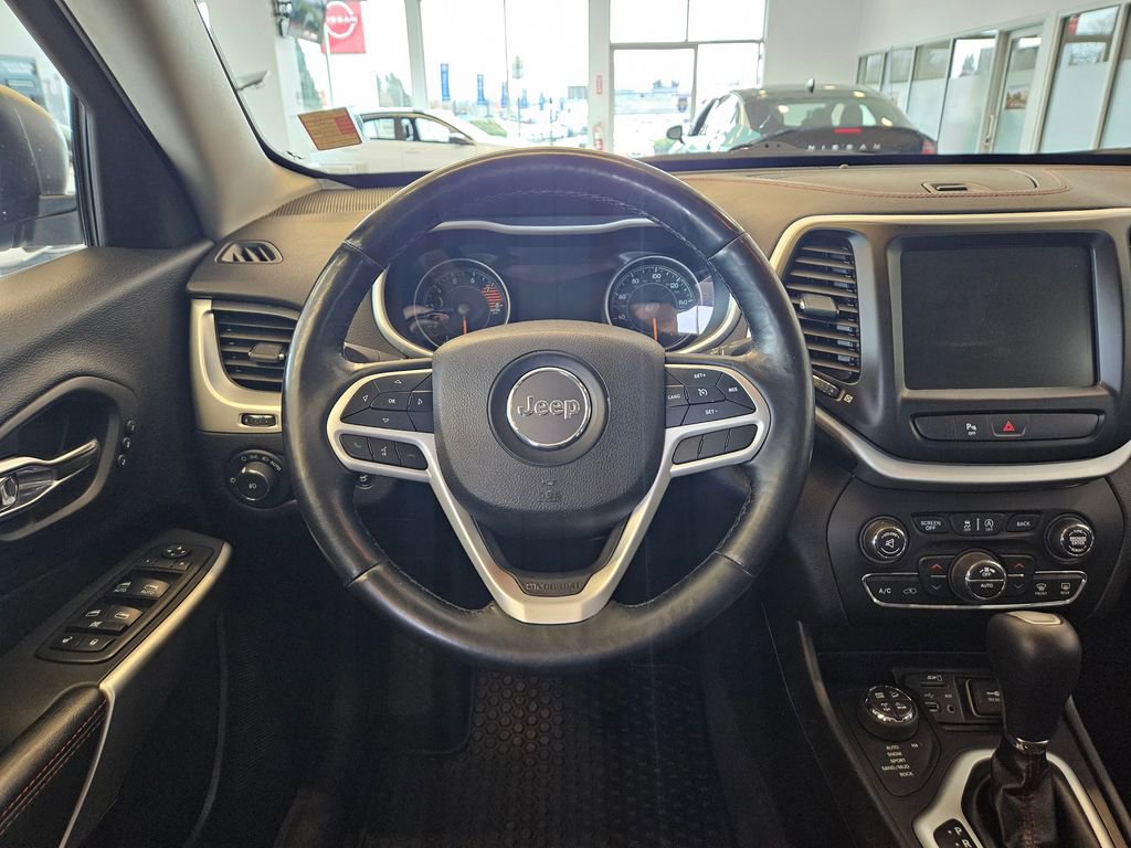 Used 2018 Jeep Cherokee Trailhawk w/ Quick Order Package 27L AWD/4WD image 17