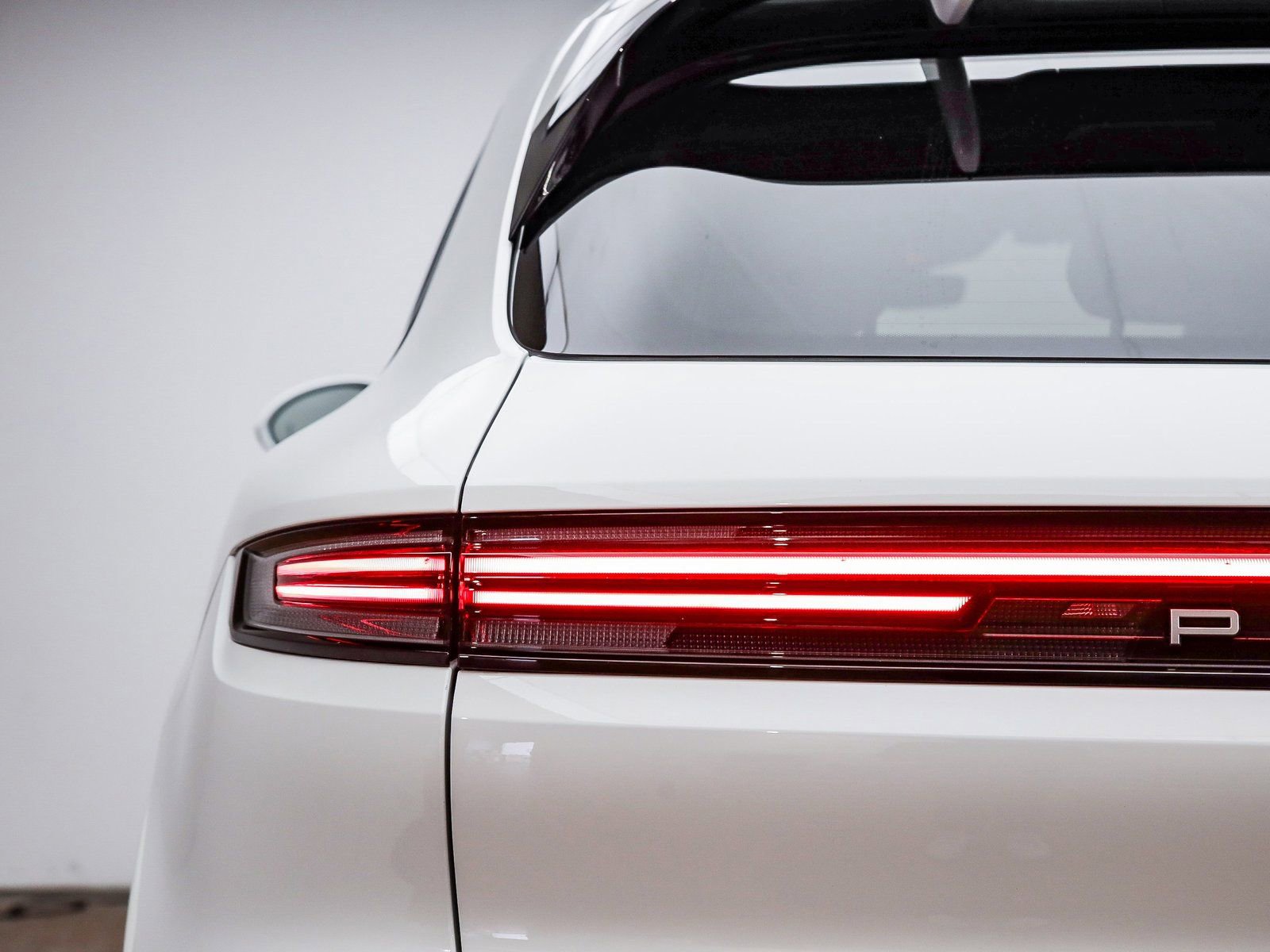 Certified 2025 Porsche Cayenne image 8