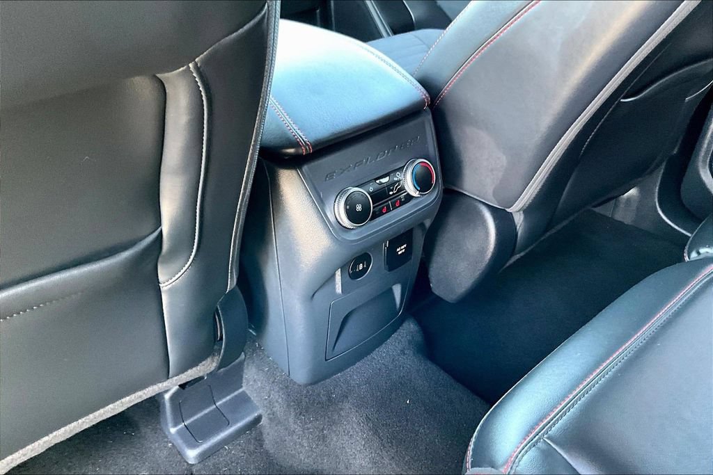 Used 2025 Ford Explorer ST-Line w/ Premium Package RWD image 12