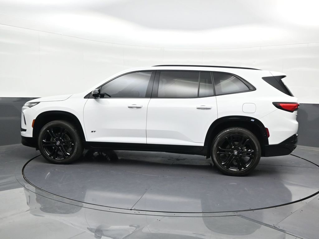Used 2025 Buick Enclave Sport Touring w/ Power Package FWD image 2