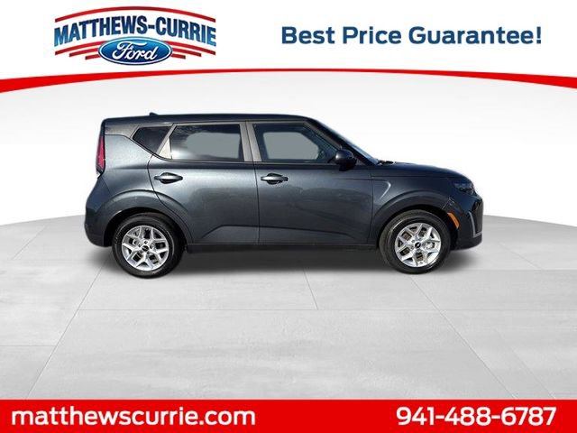 Used 2025 Kia Soul LX image 3