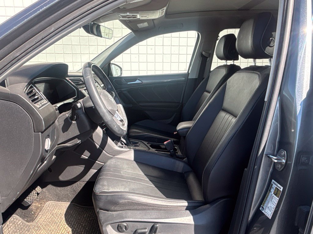 Used 2022 Volkswagen Tiguan SE FWD image 3