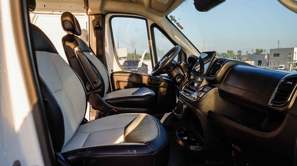 Used 2023 RAM ProMaster 2500 w/ Premium Convenience Group (B) FWD image 19