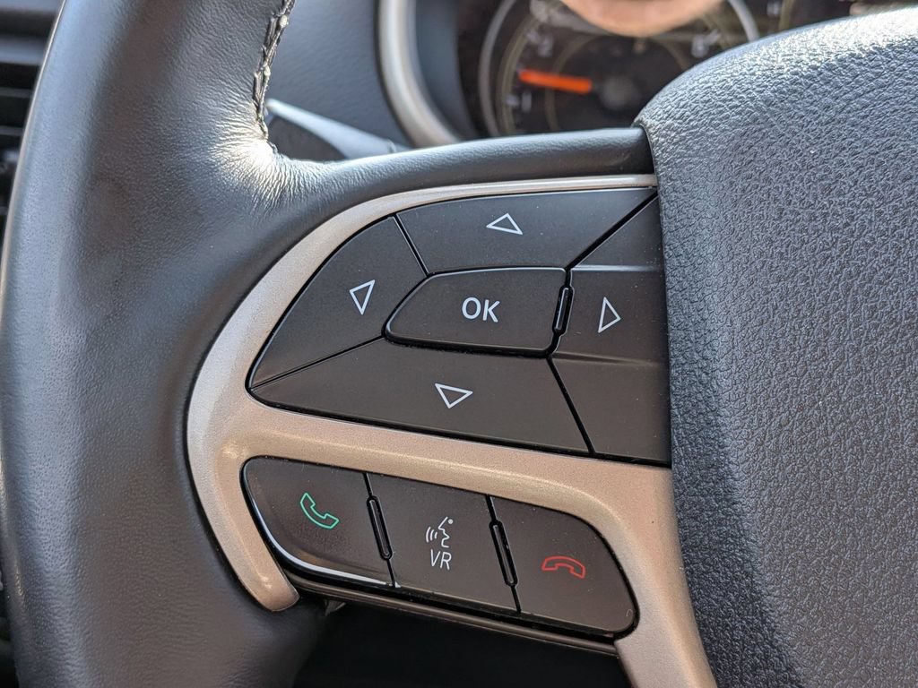 Used 2015 Jeep Cherokee Latitude w/ Cold Weather Group FWD image 15