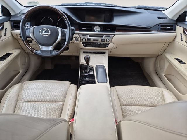 Used 2014 Lexus ES 350 w/ Ultra Luxury Package FWD image 10