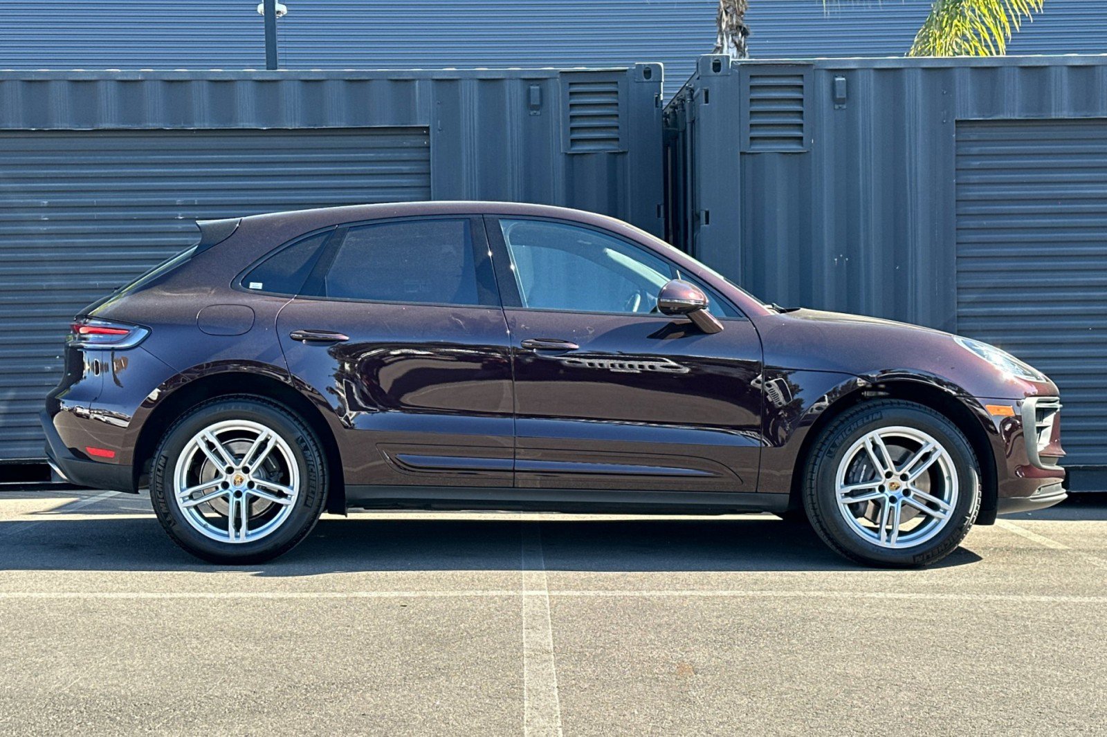 Used 2025 Porsche Macan image 9