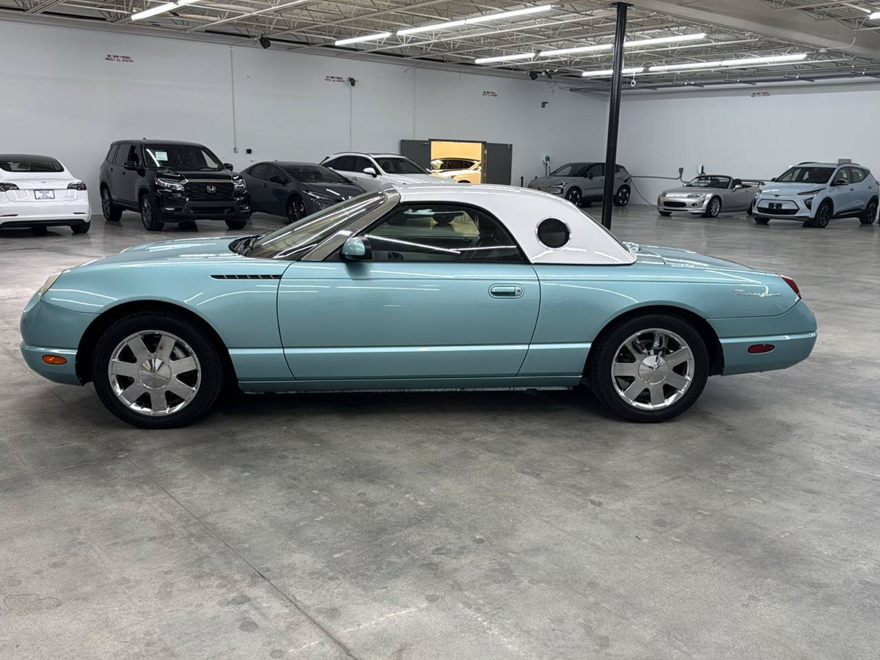Used 2002 Ford Thunderbird RWD image 12