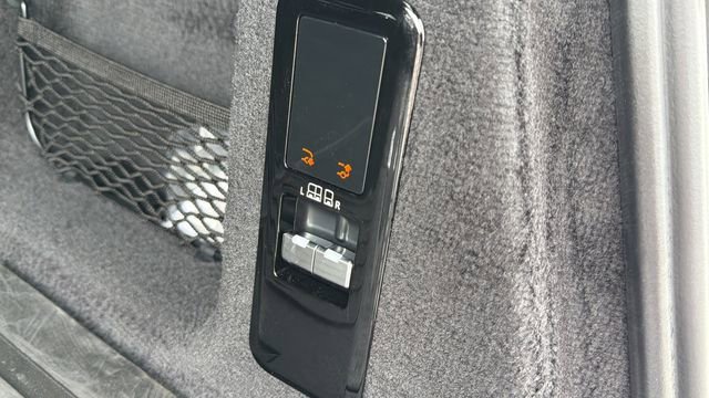 Used 2025 Land Rover Range Rover Sport SE image 28