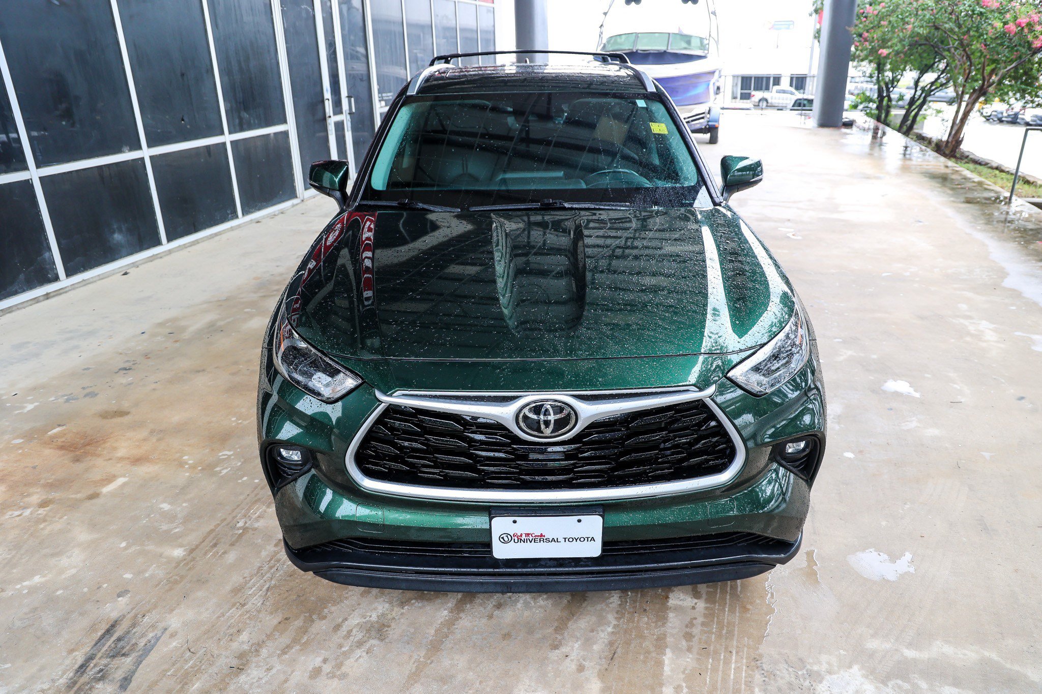 Used 2023 Toyota Highlander XLE FWD image 4