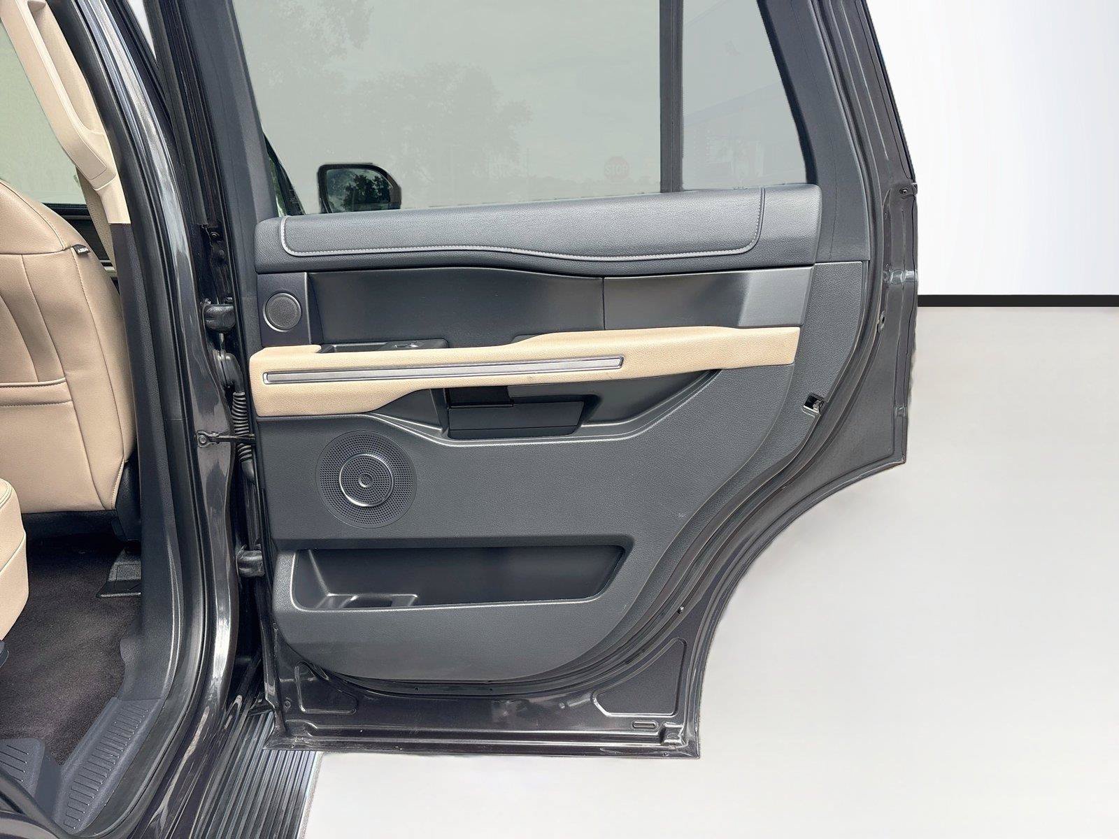 Used 2023 Ford Expedition Limited RWD image 27