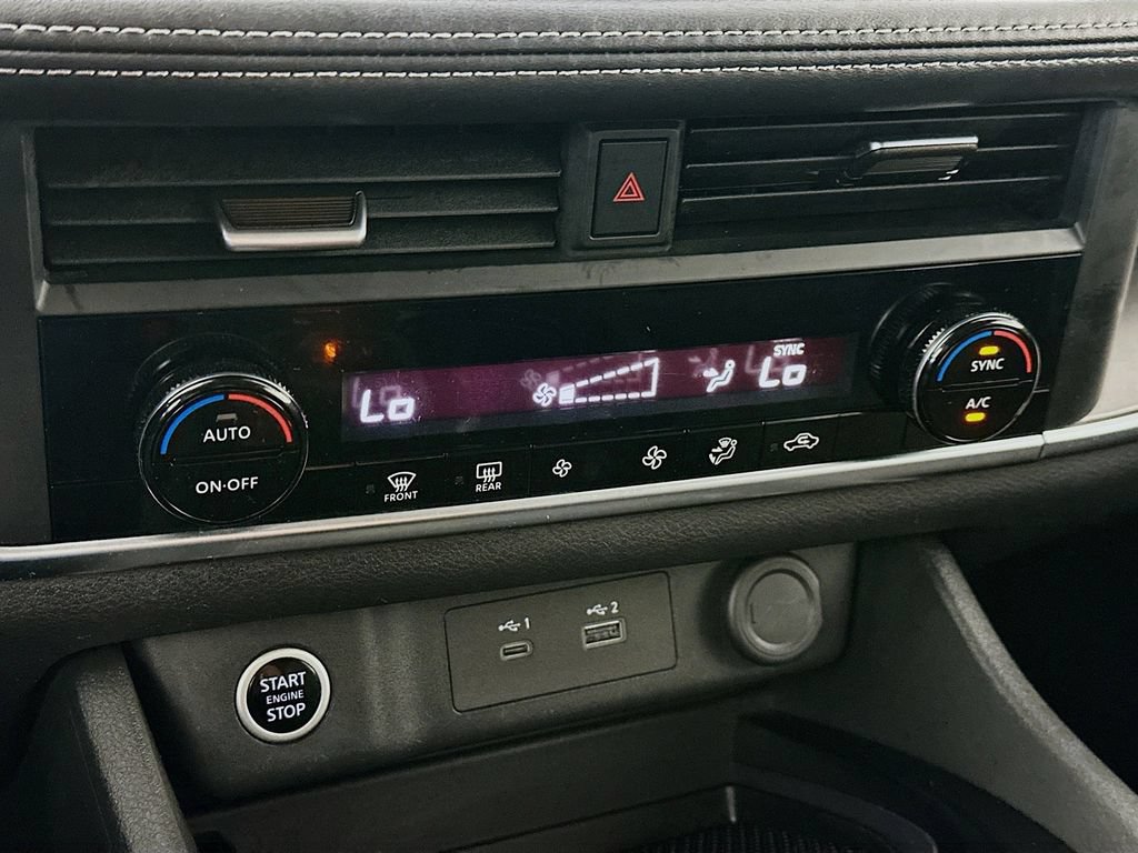 Used 2023 Nissan Rogue SV FWD image 18