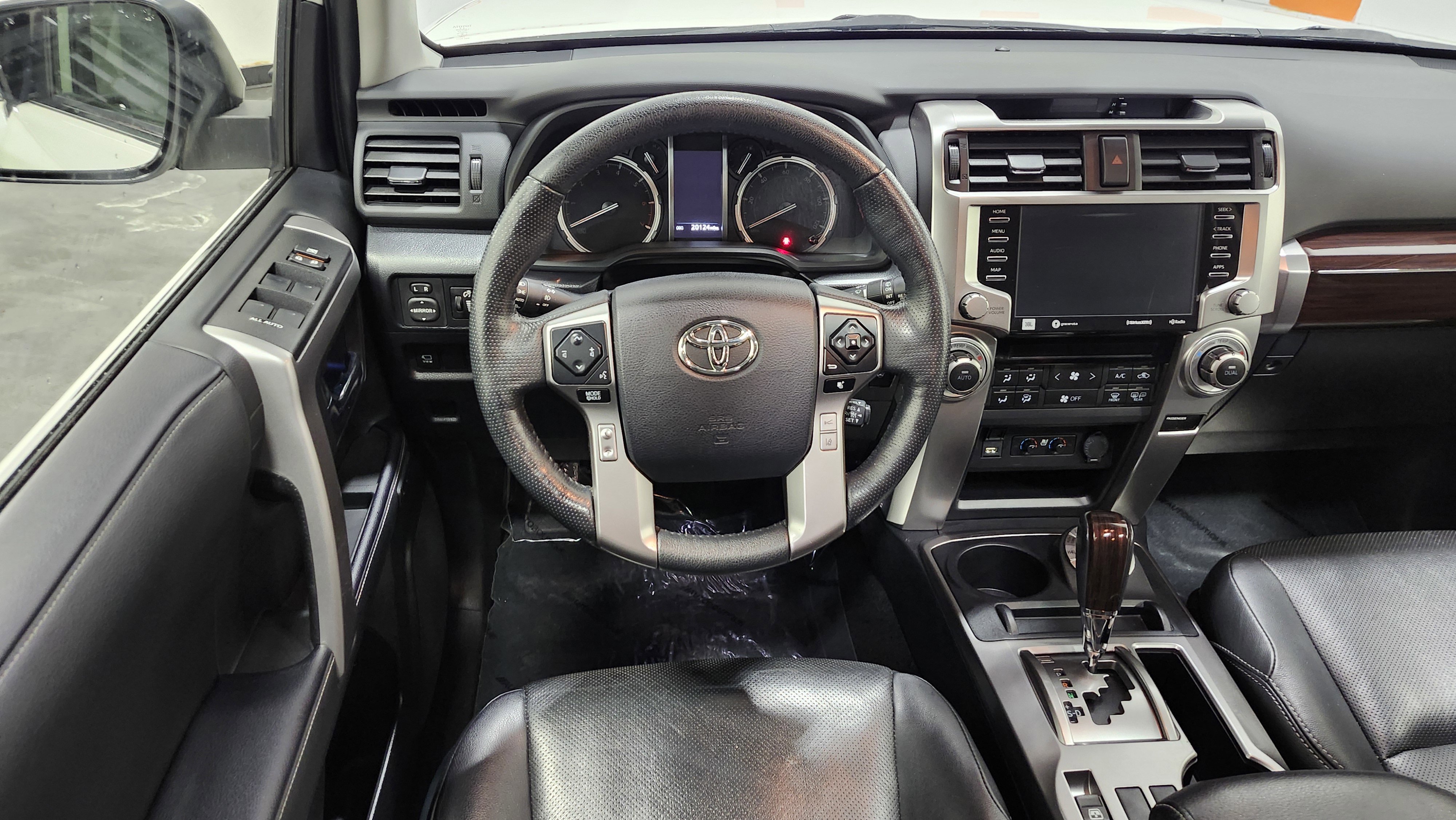 Used 2023 Toyota 4Runner Limited image 28