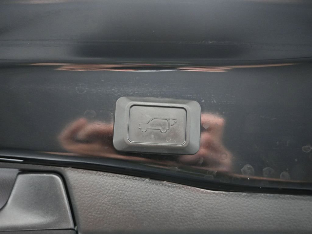 Used 2023 Toyota RAV4 Limited image 36