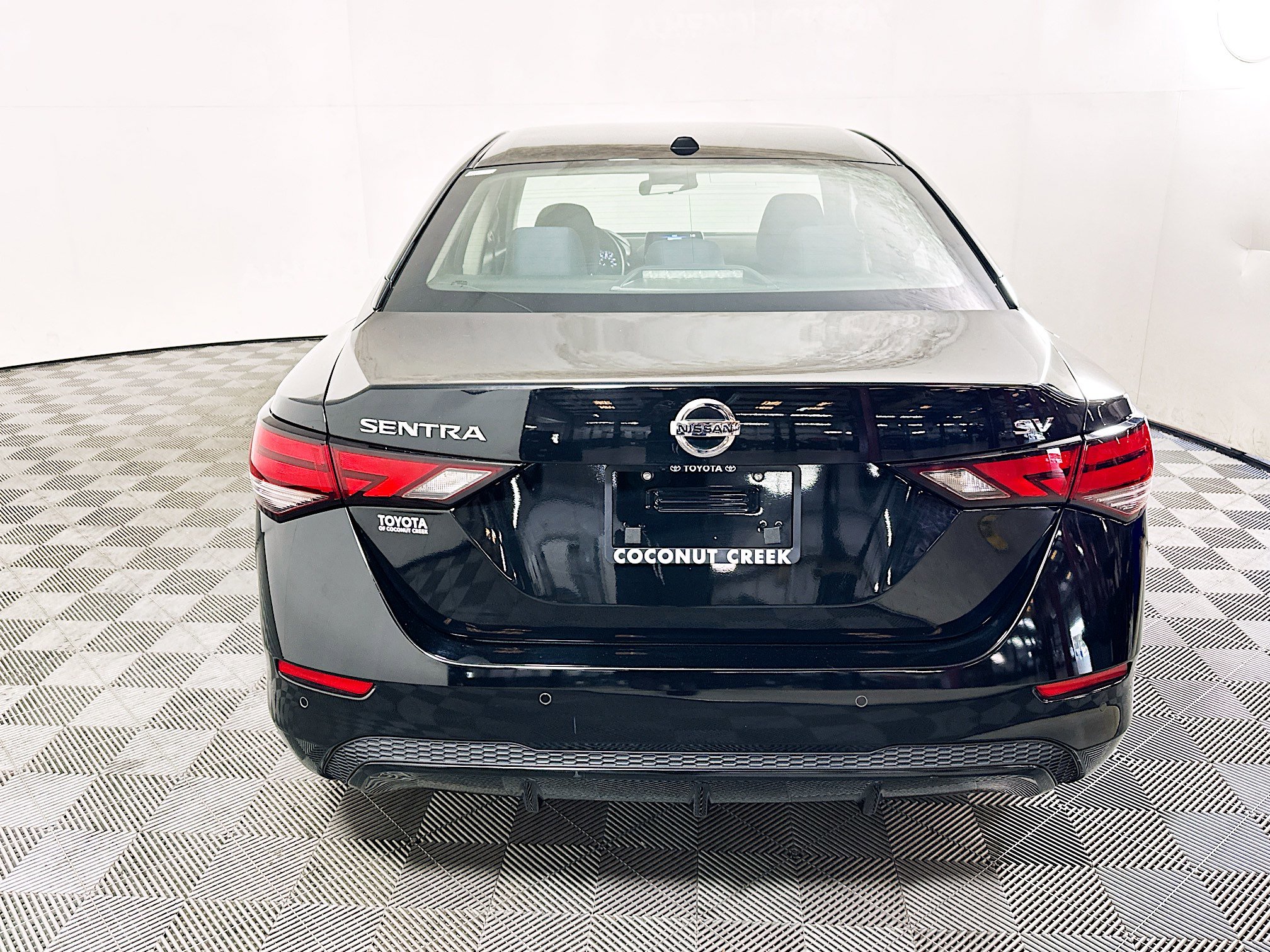 Used 2023 Nissan Sentra SV FWD image 4