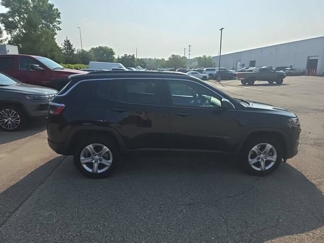 Certified 2023 Jeep Compass Latitude AWD/4WD image 5