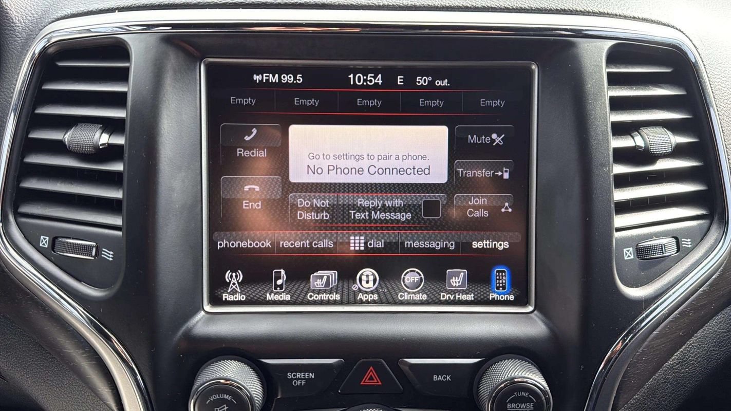 Used 2017 Jeep Grand Cherokee Altitude AWD/4WD image 10