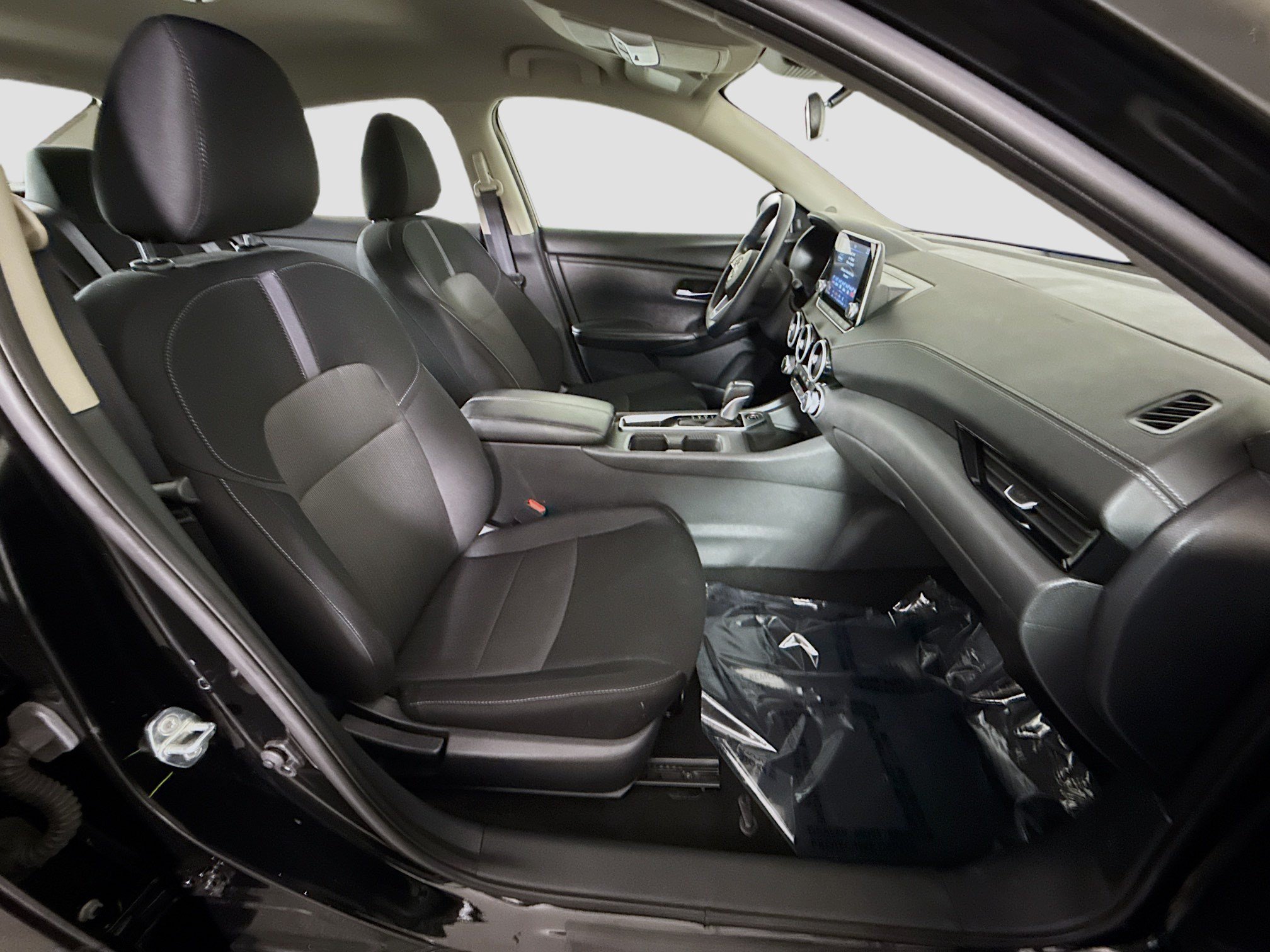 Used 2025 Nissan Sentra SV FWD image 29