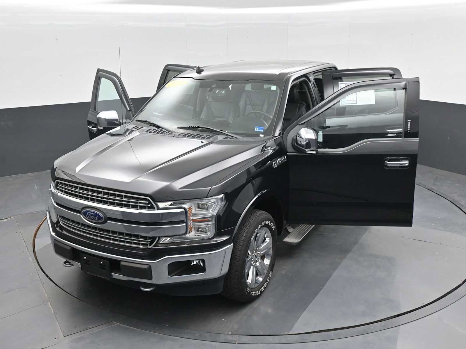 Used 2019 Ford F150 Lariat w/ Equipment Group 502A Luxury AWD/4WD image 37