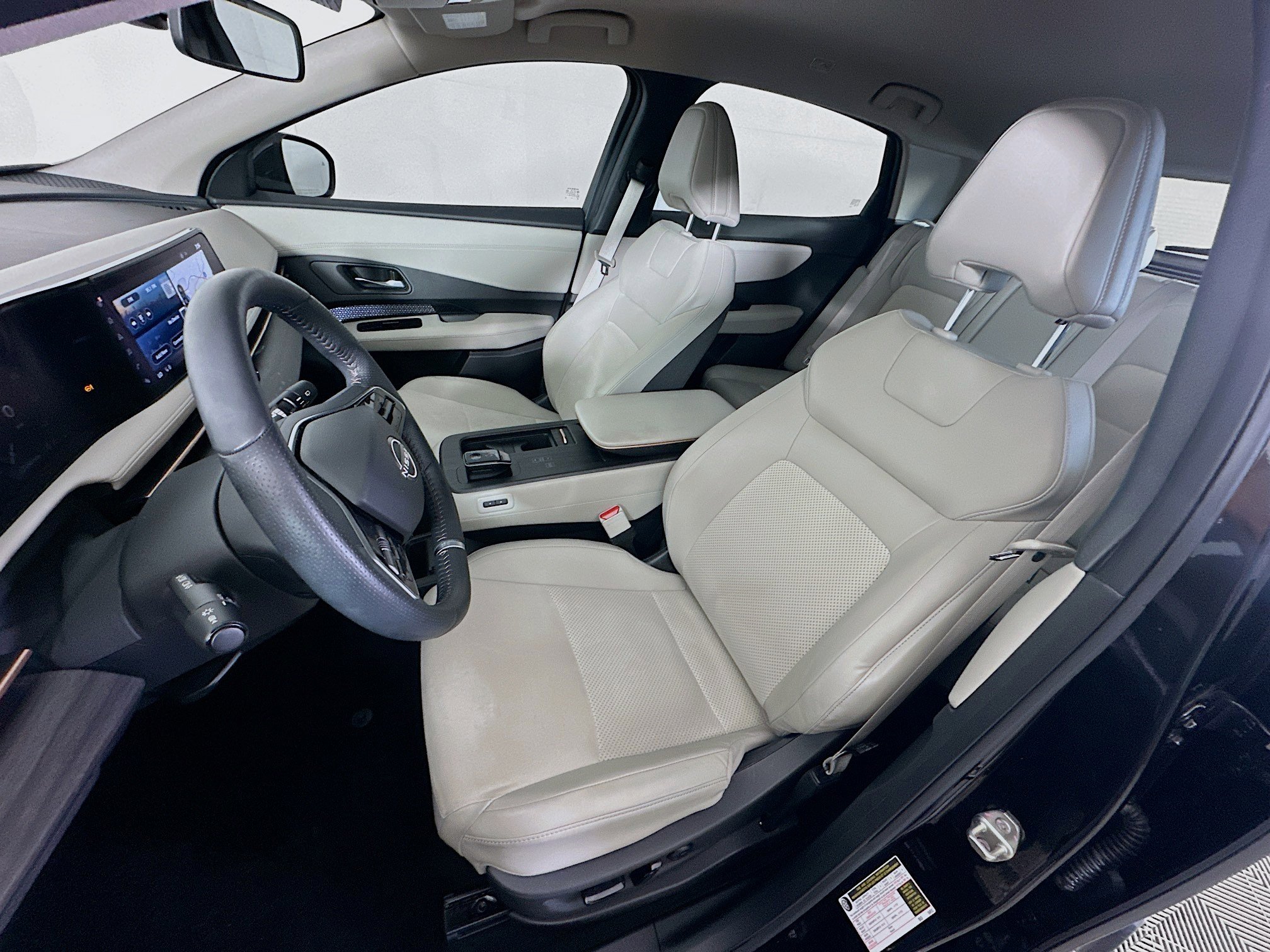 Used 2023 Nissan Ariya FWD image 13