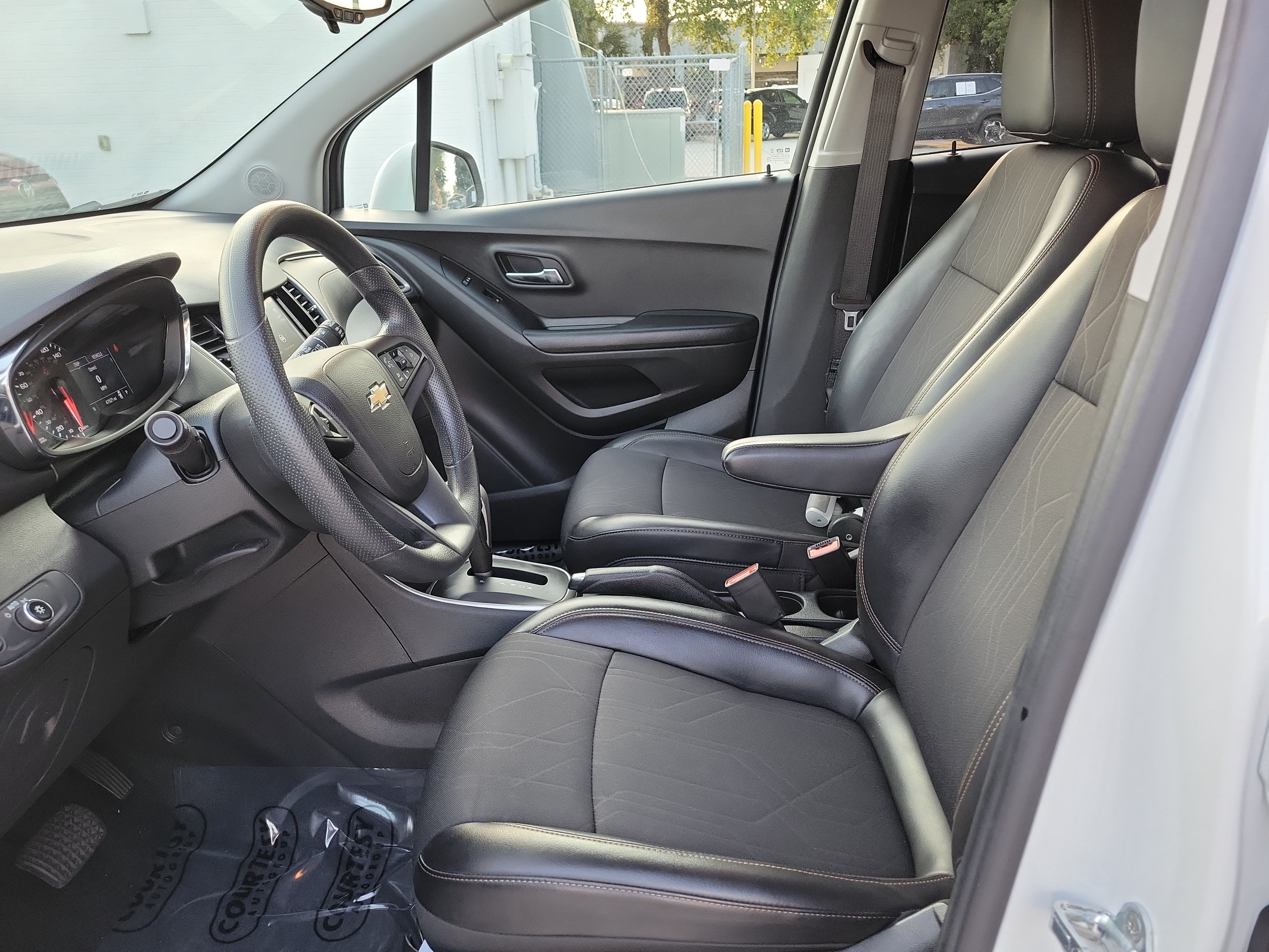 Used 2021 Chevrolet Trax LT FWD image 20