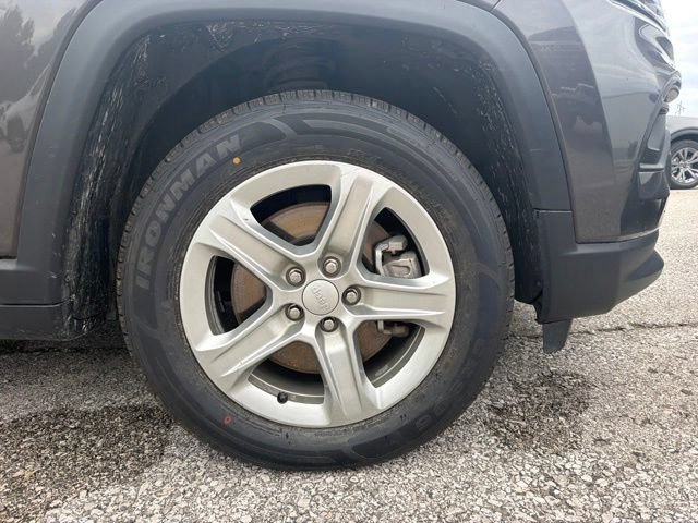 Used 2024 Jeep Compass Latitude AWD/4WD image 10