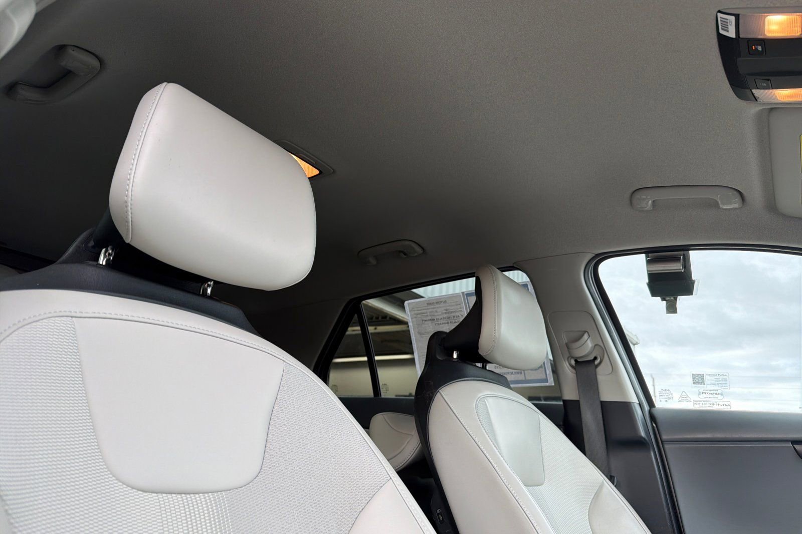 Used 2023 Kia Niro EX FWD image 17