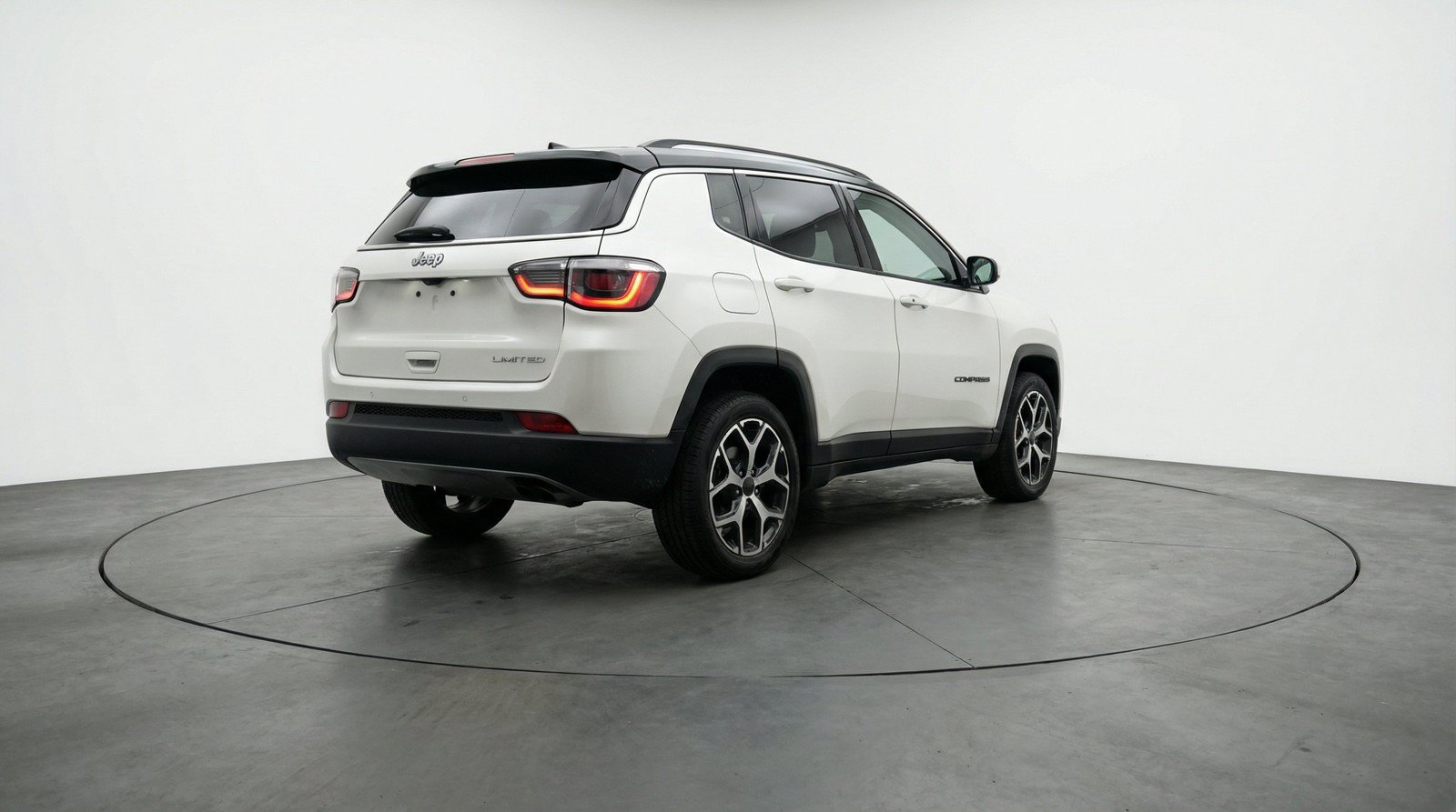 Used 2025 Jeep Compass Limited AWD/4WD image 9