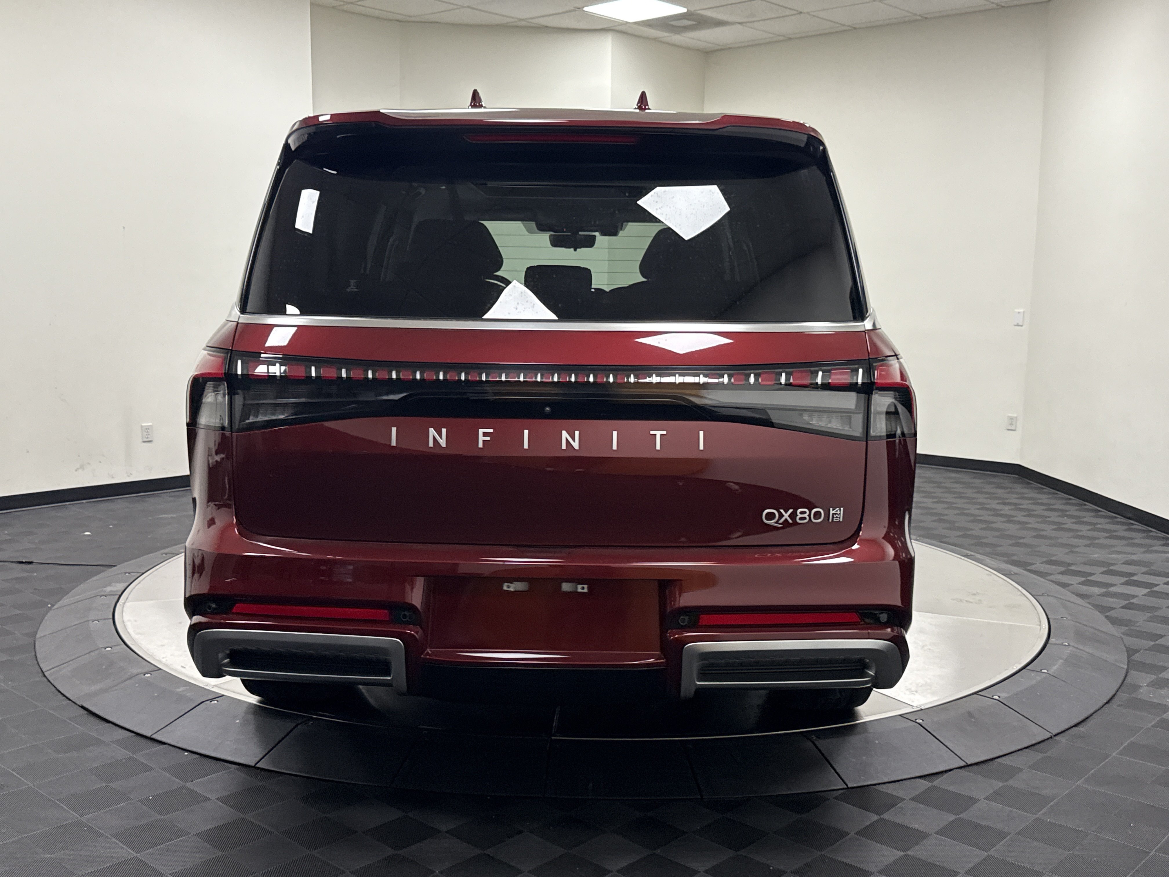 Certified 2025 INFINITI QX80 Sensory AWD/4WD image 6