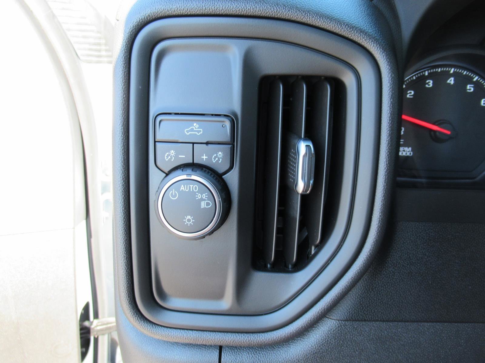 Used 2024 Chevrolet Silverado 1500 W/T w/ WT Value Package image 21