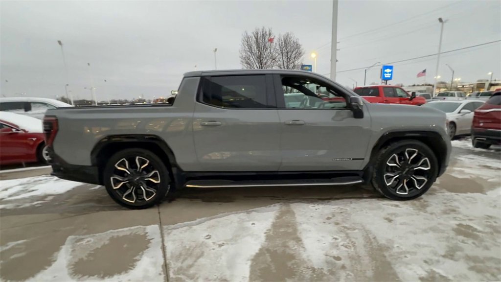 Used 2024 GMC Sierra EV Denali image 9