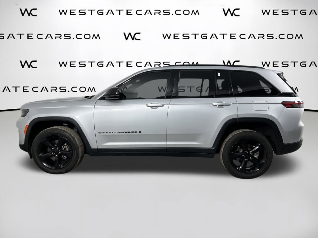 Used 2023 Jeep Grand Cherokee Altitude image 5