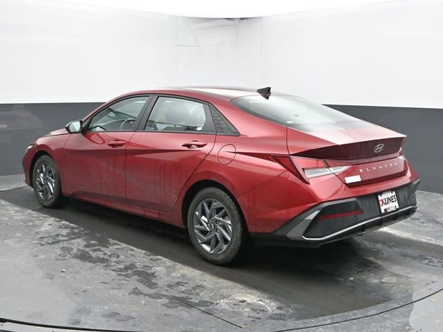 Used 2024 Hyundai Elantra SEL image 8