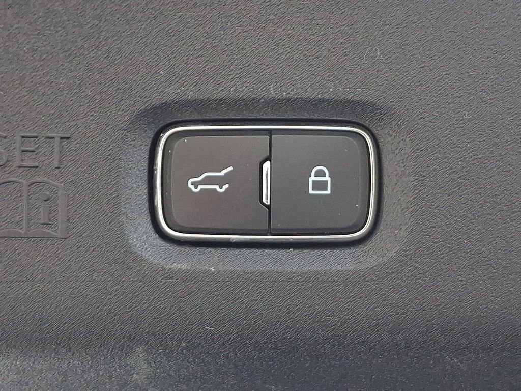 Certified 2025 Ford Expedition Active image 30