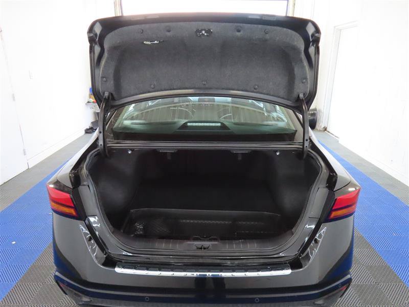 Used 2023 Nissan Altima 2.5 SV FWD image 12