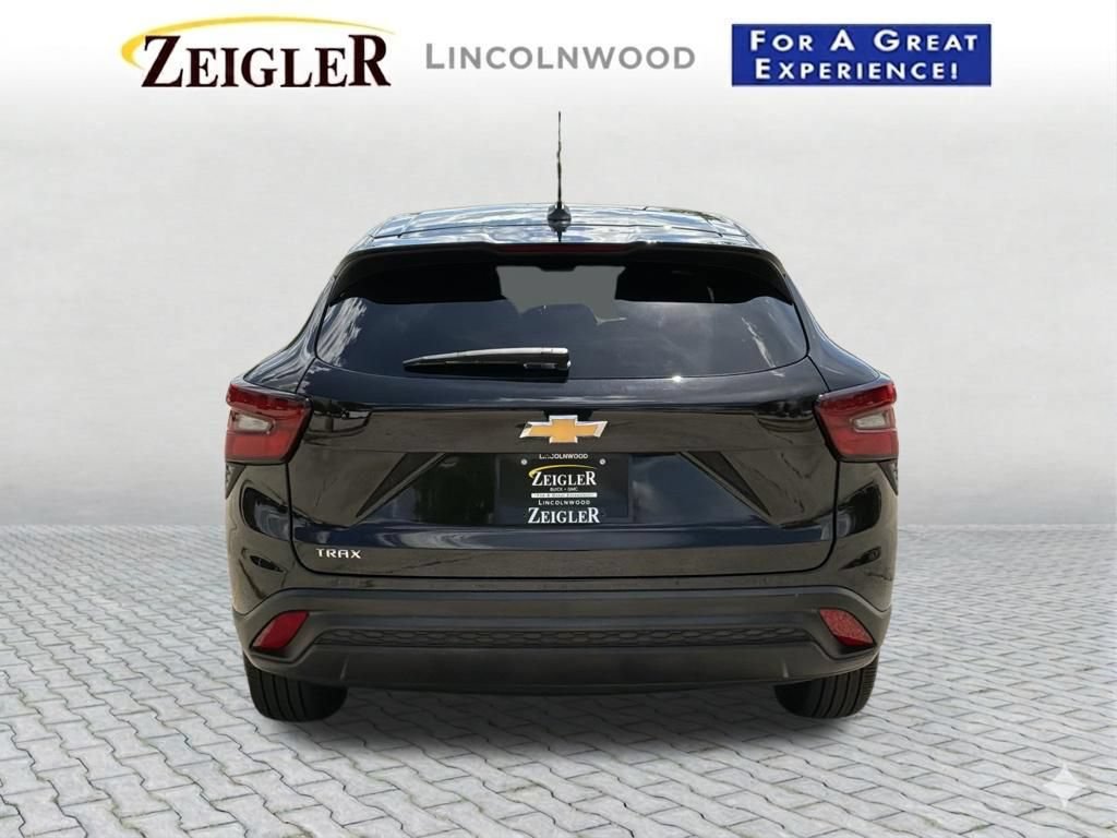Used 2024 Chevrolet Trax LS w/ Driver Confidence Package FWD image 5