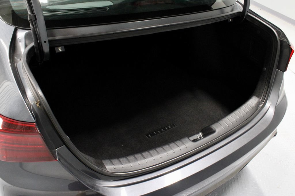 Used 2023 Kia Forte GT-Line w/ GT-Line Premium Package FWD image 13