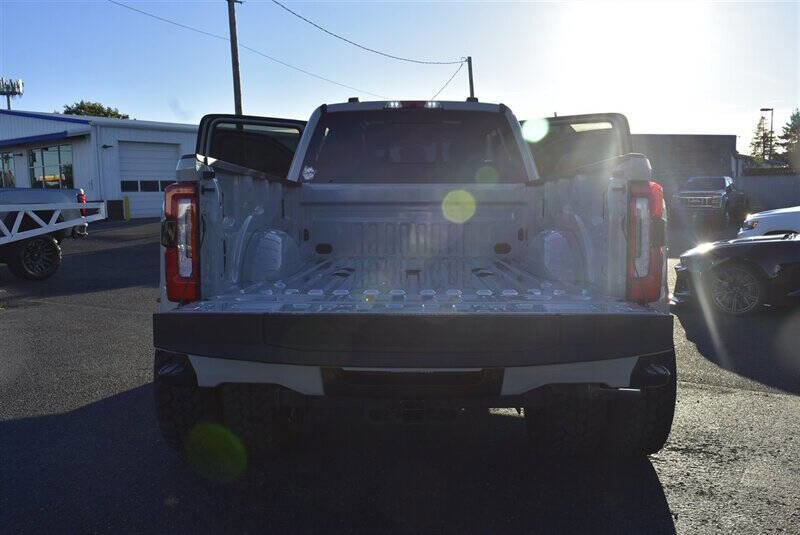 Used 2025 Ford F450 Platinum w/ FX4 Off-Road Package image 35