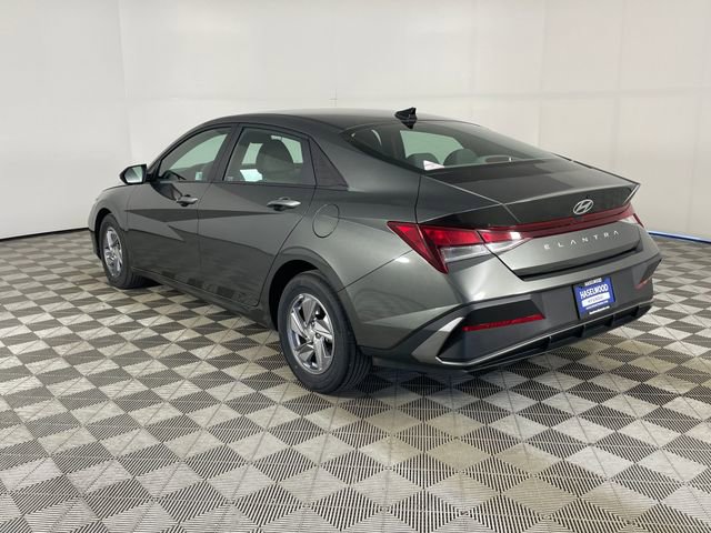 Certified 2025 Hyundai Elantra SE w/ Cargo Package image 22